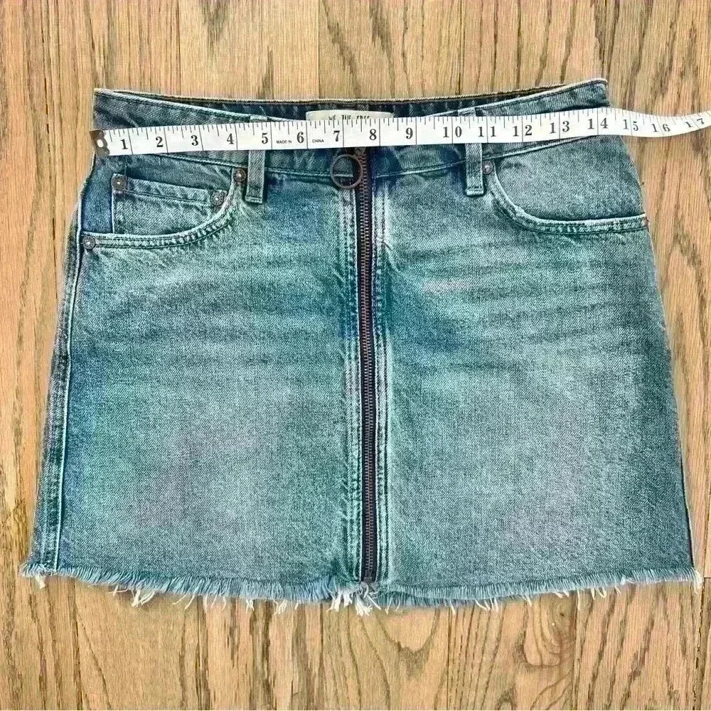 We The Free Women’s Denim Front Zip Mini Skirt Size 26